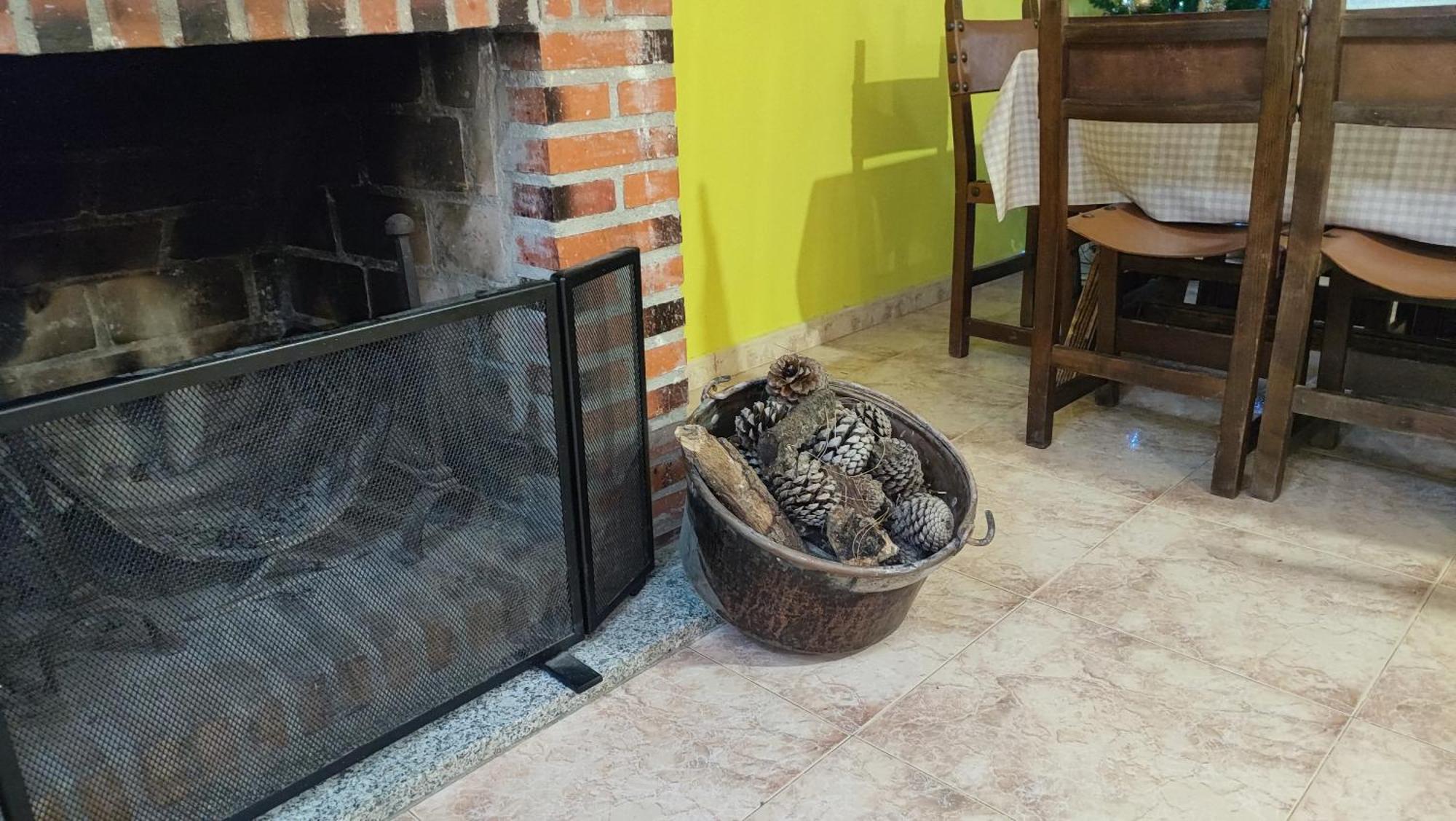 El Rincon De Gredos Guest House Navaluenga Ngoại thất bức ảnh